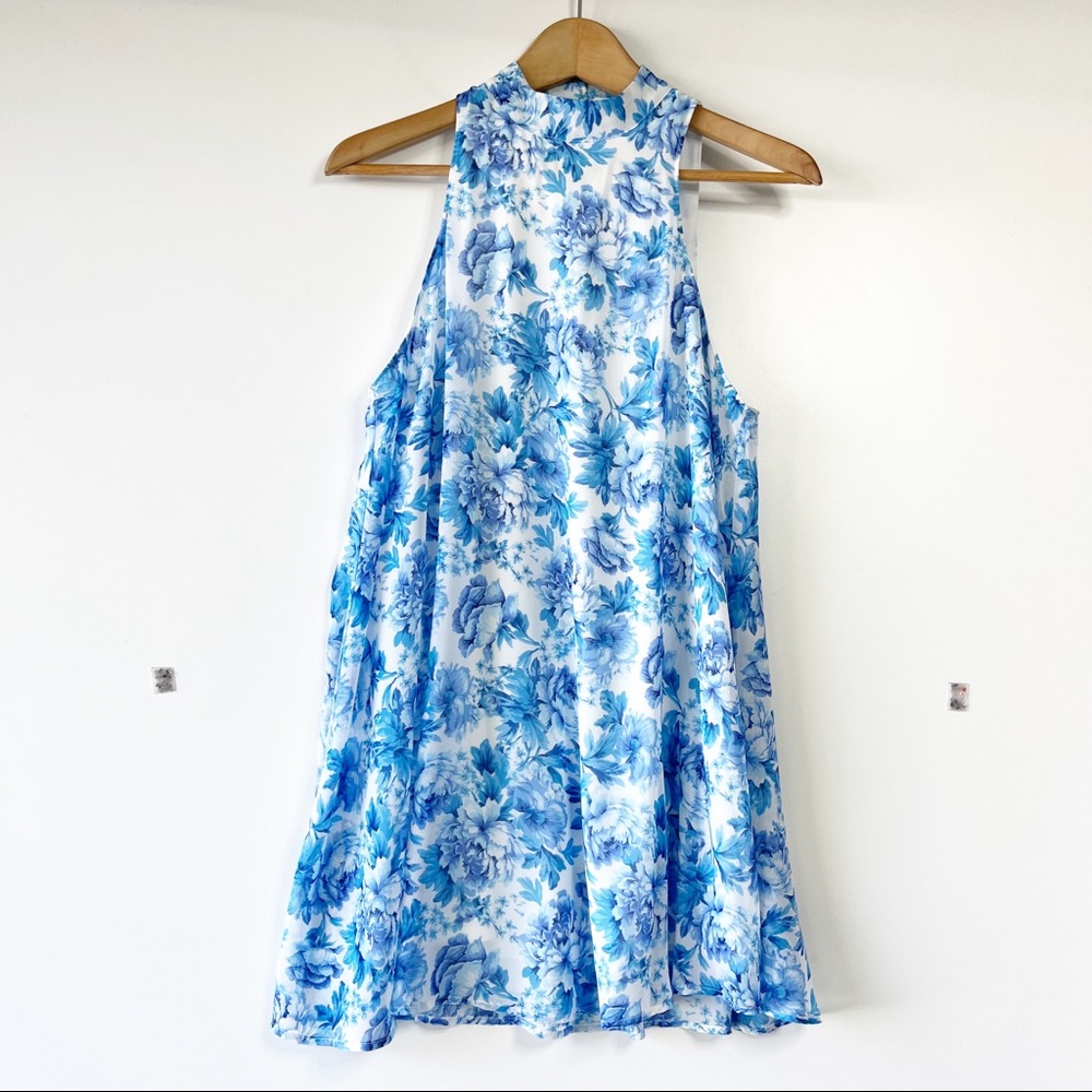 Show me your mumu v-right back sleeveless floral halter mini dress - Picture 3 of 9